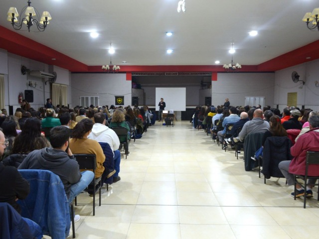 Wesner y ms de 250 docentes en un encuentro de educacin